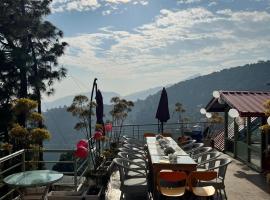 Hadley inn Kasauli，位于卡绍利的酒店