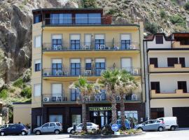 Nuovo Hotel Faro，位于卡普多兰多的酒店