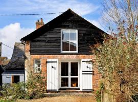 Finest Retreats - Chilton Cottage，位于亨格福德的酒店