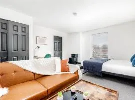 CozySuites CWE Stylish Queen with Microwave&Fridge