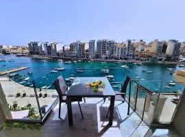 Supreme Seafront apt with Balcony in St.Julian's