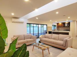 Bay Villa with 5 Bedrooms and 5 Bathrooms，位于旺阿帕劳阿的酒店