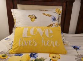 Room 27 @ Arc de Triomphe，位于布加勒斯特的高尔夫酒店