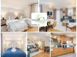 Pet Friendly Spacious Townhouse By Sentinel Living Short Lets & Serviced Accommodation Windsor Ascot Maidenhead With Free Parking