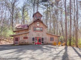 Jasper 7 Timbers Cabin on 10 Acres with a Creek!，位于贾斯珀的酒店