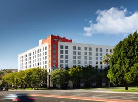 Hotel Zessa Santa Ana, a DoubleTree by Hilton，位于圣安娜约翰·韦恩机场 - SNA附近的酒店