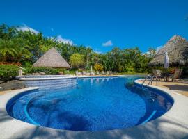 Los Suenos Resort Colina 8F - 2 bdr by Stay in CR，位于赫拉多拉的度假村