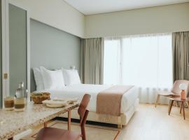 NINE DOTS Azorean Art Boutique Hotel，位于蓬塔德尔加达的Spa酒店