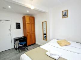 Peaceful & Private 2-Bedroom Suite - A London Gem，位于Wanstead的酒店
