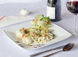 Pałac Poledno，位于Poledno的酒店