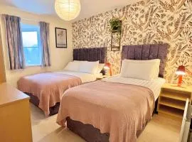 Payler House Sheffield-WiFi -Large Parking Space-cozy 4 bedrooms