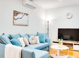 Cozy Three Bedroom Townhouse in Box Hill Central，位于博士山的度假屋