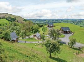 Slate House Lodges，位于Llandinam的度假短租房