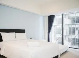 Cozy Stay Studio Apartment for 4 Persons at Carstensz Residence By Travelio