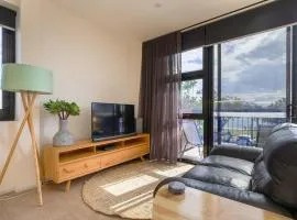 Comfy 2-Bedroom Apartment with a Clyde River View