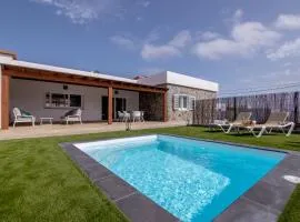 Villa Rustika 1 - Rural Private Pool Villaverde By Holidays Home