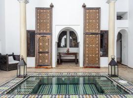 Riad Porte Royale，位于马拉喀什马拉喀什伊夫.圣罗兰博物馆附近的酒店