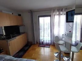 Joli studio avec terrasse et vue EXCLUSIVEMENT POUR NON FUMEURS