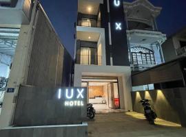 LUX hotel，位于Thôn Lại Thê的酒店