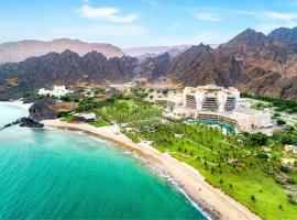 Al Bustan Palace, a Ritz-Carlton Hotel，位于马斯喀特拜祖巴尔博物馆附近的酒店