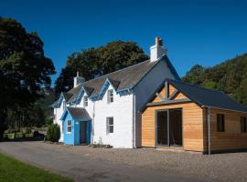 Keeper's Cottage, Straloch Estate，位于珀斯的酒店