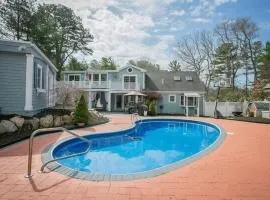 Stay On The Cape Vacation Rentals : Large Family Home With Pool Come Enjoy The Cape