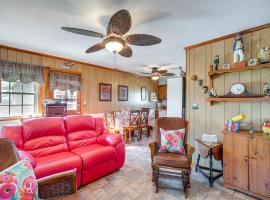 Kill Devil Hills Vacation Rental, Walk to Beach!，位于斩魔山的度假屋