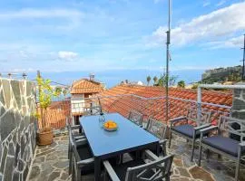 Charites: Terrace with Seaview - 100m to the beach