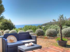 Les Oliviers CENTURI-PORT，位于森图里的酒店