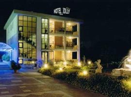Hotel Jolly，位于莫杜尼奥的酒店