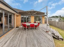 Paradise at the Bay - Ruakaka Holiday Home