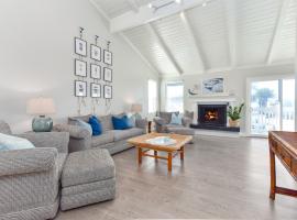 Sunset Island 3 Level Home on the Water sleeps 10，位于日落海滩的酒店