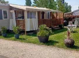 Bungalow confortable à Condrieu avec piscine partagée