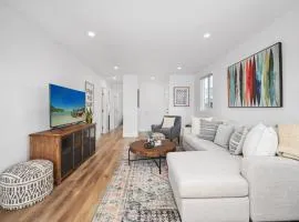 Remodeled - Modern - 2 Bedroom - Walk to the Beach