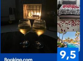 Relaxing Romance Rest In Rosarito Wine Route，位于罗萨里托的酒店