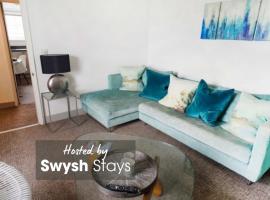 Franks, Cowes - Sleeps 4 - 2 Bed - 2 Bath - Central Location，位于考斯的公寓