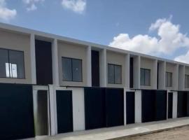 LINDOS LOFTS PRÓXIMO AO LITORAL SUL，位于帕纳米林的度假屋