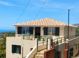 2 bedrooms house with terrace and wifi at Ribeira Brava 4 km away from the beach