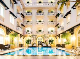 Central Mansions Hotel and Apartments，位于金边的酒店