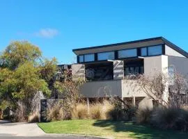 Luxe Townhouse - WiFi included