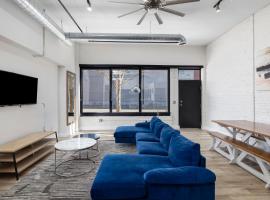 Art District Loft - 4BD/2BA Downtown SGF，位于斯普林菲尔德的酒店