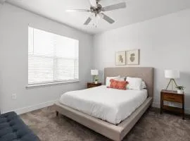 Cozysuites Upscale 2BR near Fashion Mall