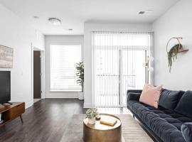 CozySuites 1BR Modern Apt near the Fashion Mall，位于印第安纳波利斯的酒店