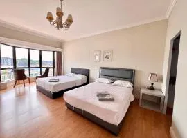 PENTHOUSE VACATION HOME MARINA COURT 5 BEDROOMS KOTA KINABALU 15pax