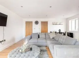Luxurious 3-Bed Penthouse in Sheffield