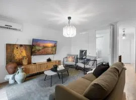 3br unit Stylish retreat SouthPerth