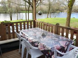 Mobile home 6 personnes，位于Sainte-Reine-de-Bretagne的酒店