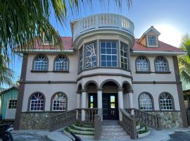 Sunset Bay House，位于Six Huts的酒店
