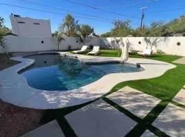 Sam Hughes Desert Oasis, Private Pool & Walk to UA