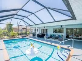 Heated Pool Villa/3 beds/Beach/Downtown/Game Room